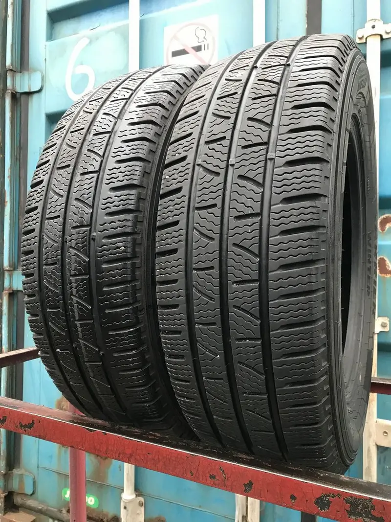 Пара б/у шин 215/65 R16C Pirelli Carrier Winter