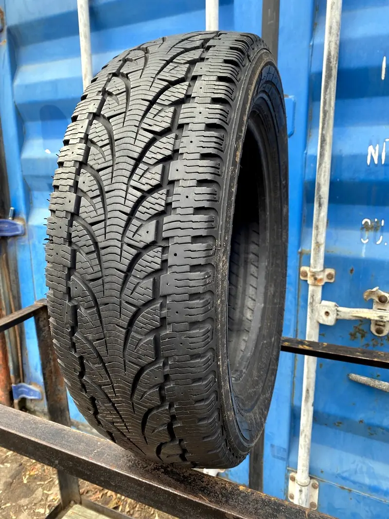 Б/у шина 215/65 R16C Pirelli Chrono Winter