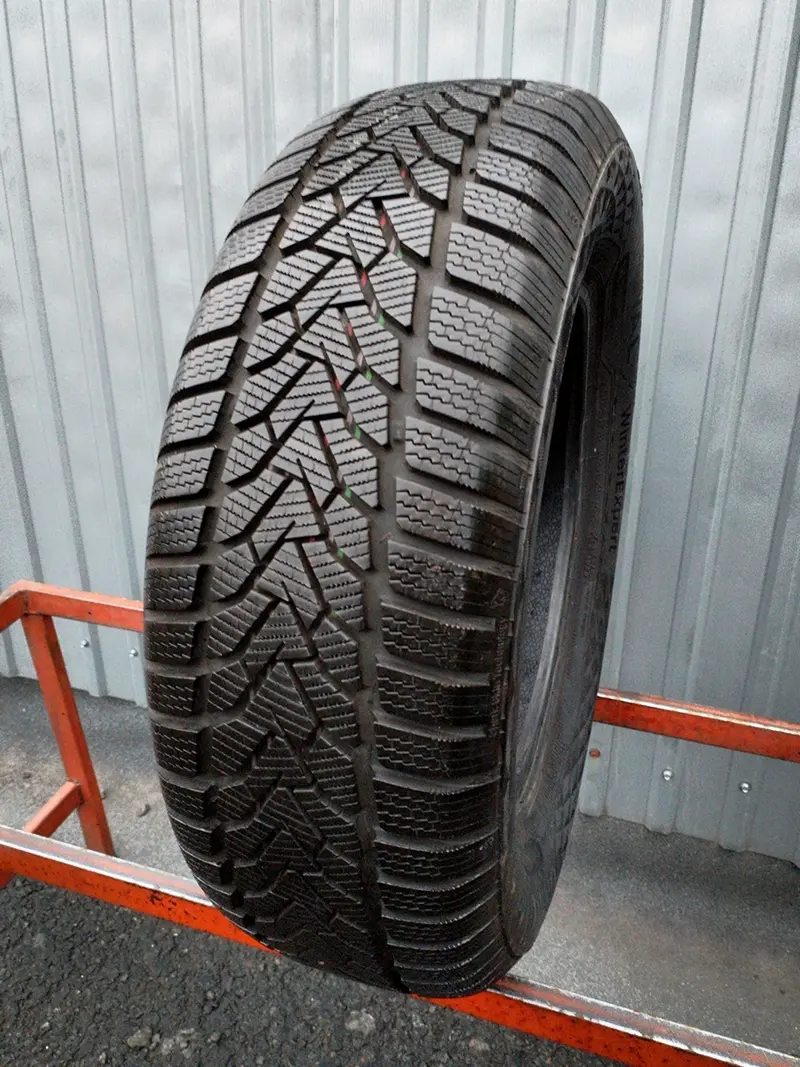 Б/у шина 215/65 R16 Uniroyal WinterExpert
