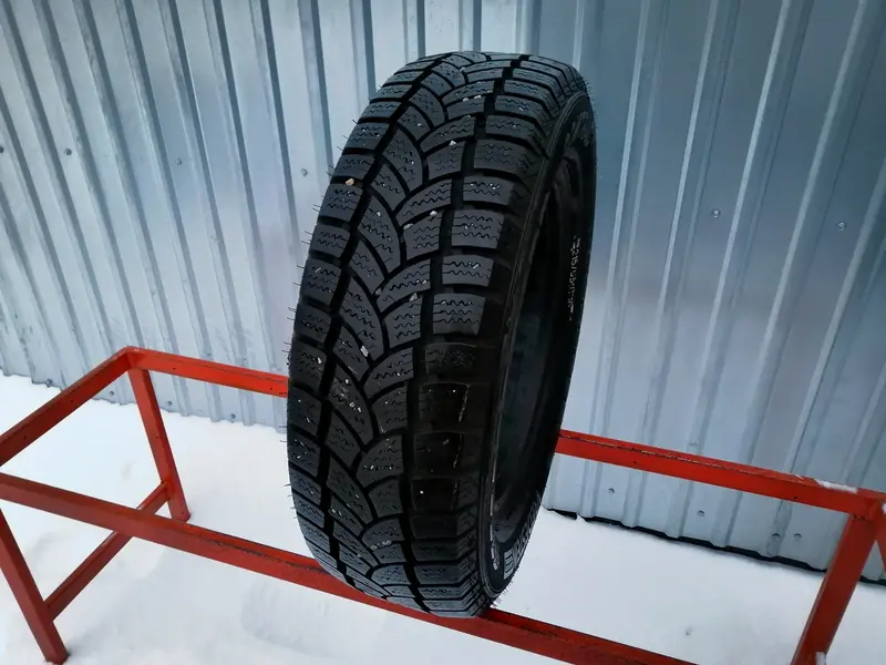 Б/у шина 215/65 R16C Vredestein Comtrac Winter