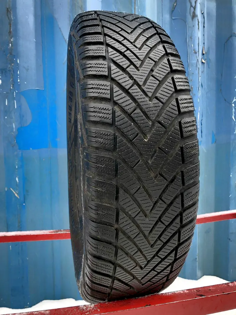 Б/у шина 215/65 R16 Vredestein Wintrac, фото 1
