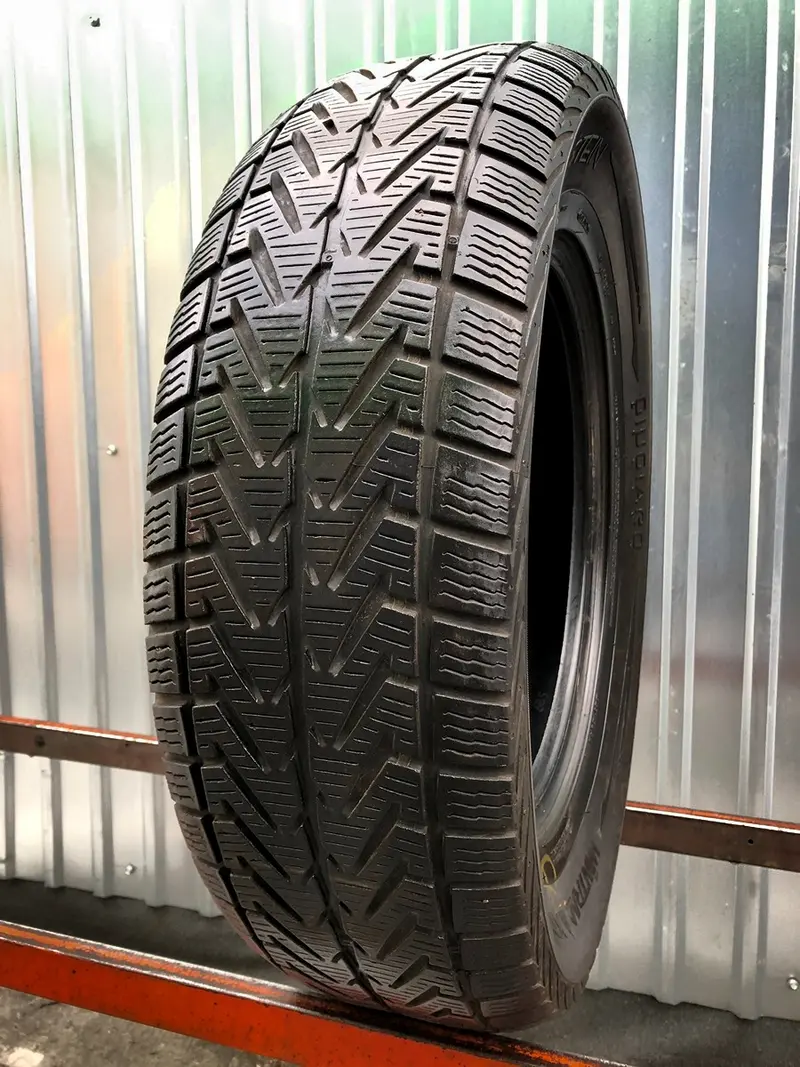 Б/у шина 215/65 R16 Vredestein Wintrac Xtreme