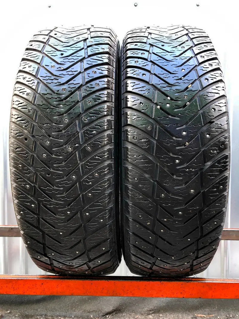 Пара б/у шин 215/65 R16 Yokohama Ice Guard IG65