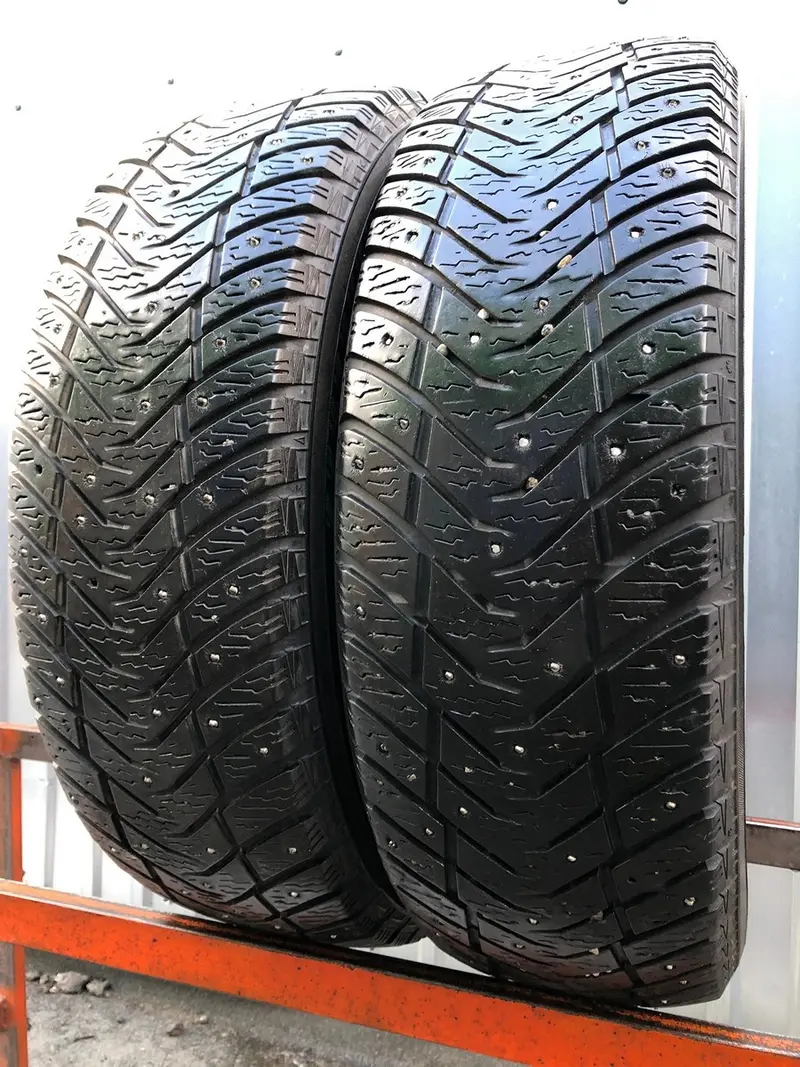 Пара б/у шин 215/65 R16 Yokohama Ice Guard IG65