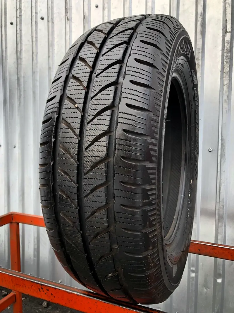 Б/у шина 215/65 R16C Yokohama W.drive WY01