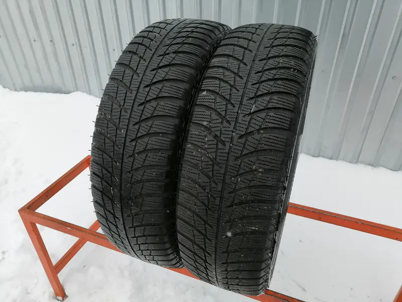 Пара б/у шин 215/65 R17 Bridgestone Blizzak LM-001