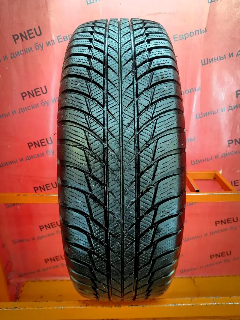 Б/у шина 215/65 R17 Bridgestone Blizzak LM-001, фото 1