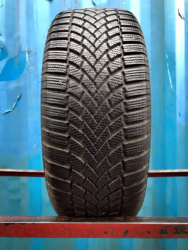 Б/у шина 215/65 R17 Bridgestone Blizzak LM-005, фото 1