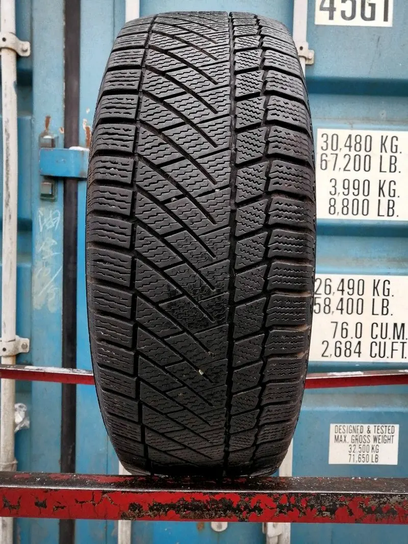 Б/у шина 215/65 R17 Continental ContiVikingContact 6
