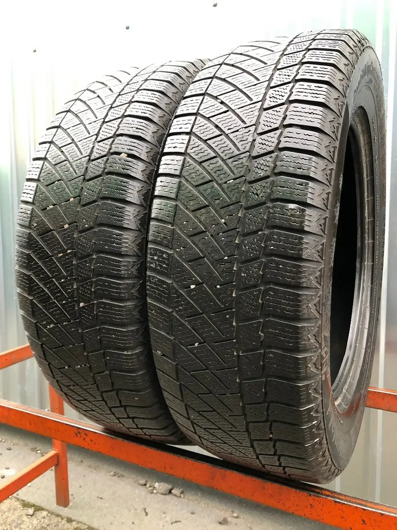 Пара б/у шин 215/65 R17 Continental ContiVikingContact 6