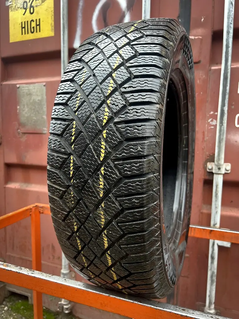 Б/у шина 215/65 R17 Continental ContiVikingContact 7