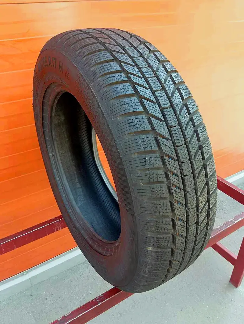 Б/у шина 215/65 R17 Continental ContiWinterContact TS 850 P SUV