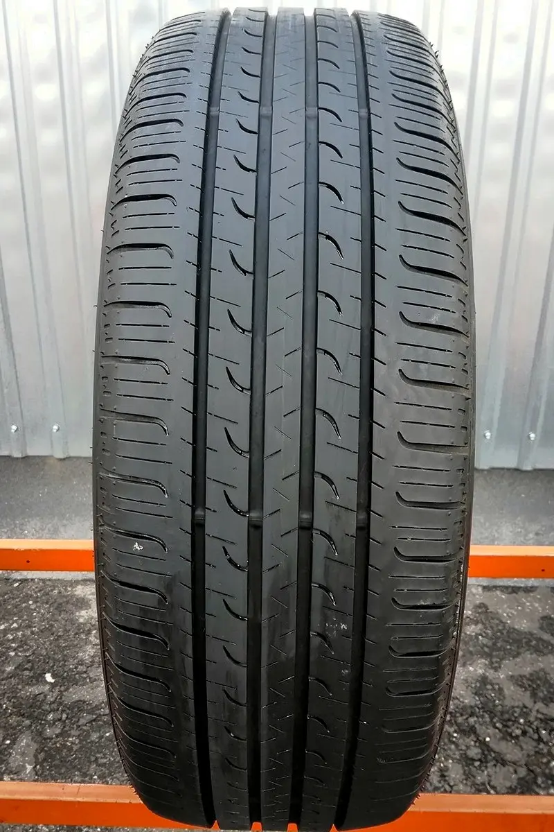 Б/у шина 215/65 R17 Goodyear EfficientGrip SUV 4x4