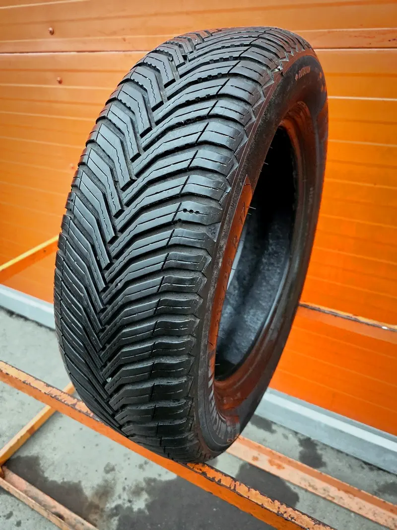 Б/у шина 215/65 R17 Michelin CrossClimate 2