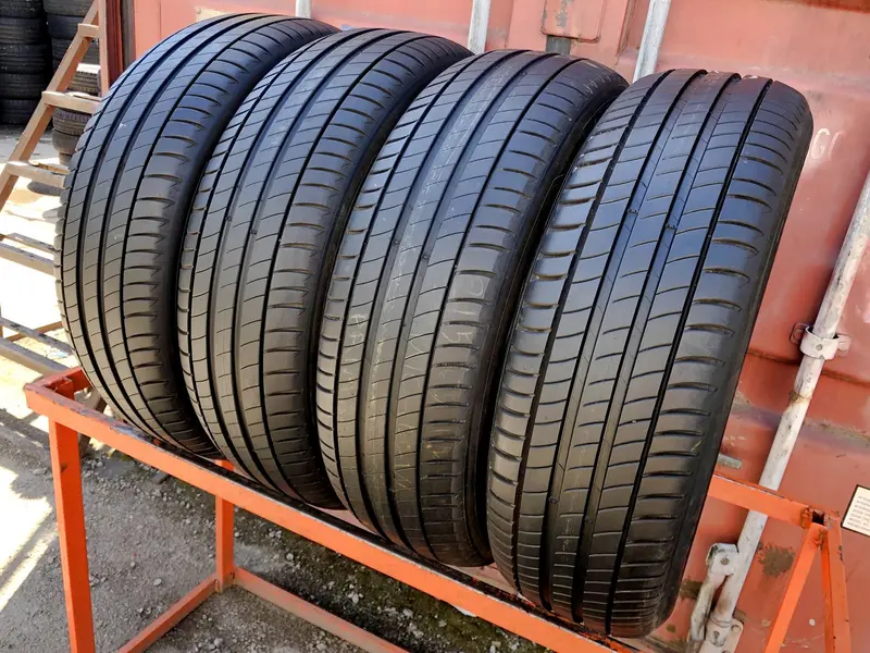 Комплект б/у шин 215/65 R17 Michelin Primacy 3