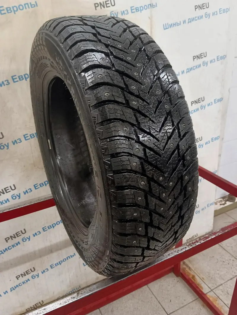 Б/у шина 215/65 R17 Nokian Hakkapeliitta 10p
