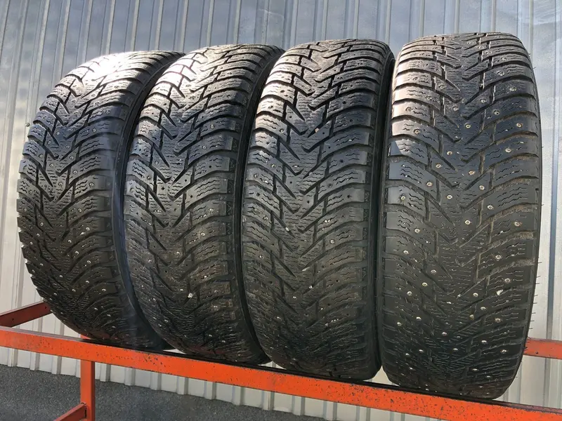 Комплект б/у шин 215/65 R17 Nokian Hakkapeliitta 8