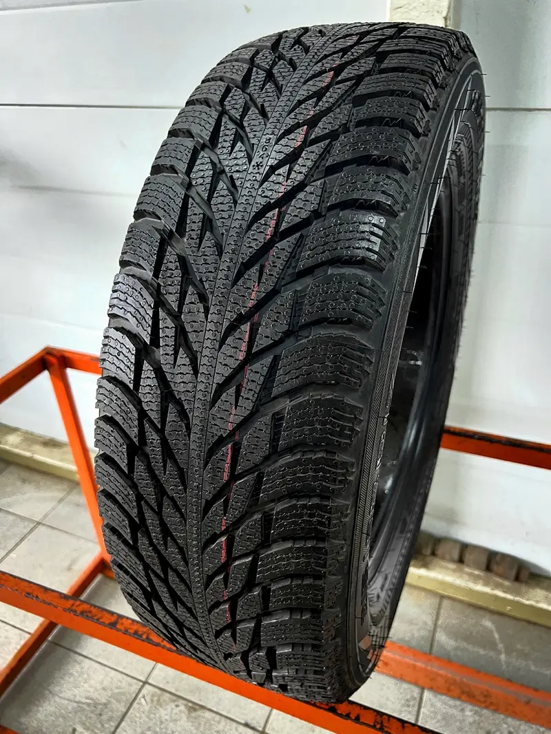 Новая шина 215/65 R17 Nokian Hakkapeliitta R3 SUV, фото 1