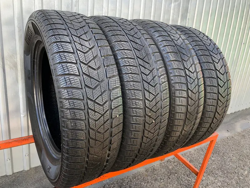 Комплект б/у шин 215/65 R17 Pirelli Scorpion Winter