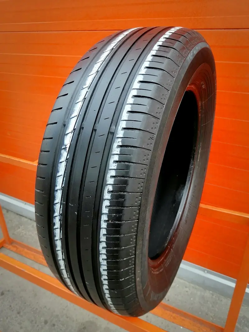 Б/у шина 215/65 R17 Yokohama BlueEarth AE50