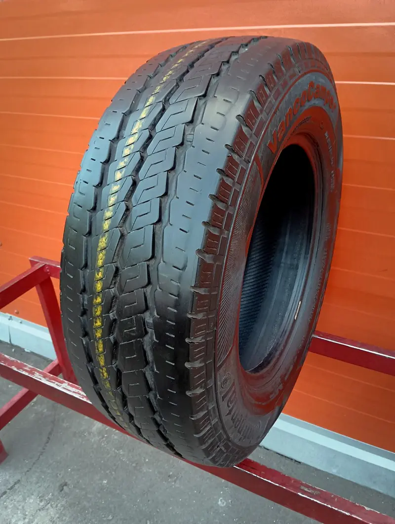 Б/у шина 215/70 R15C Continental VancoCamper
