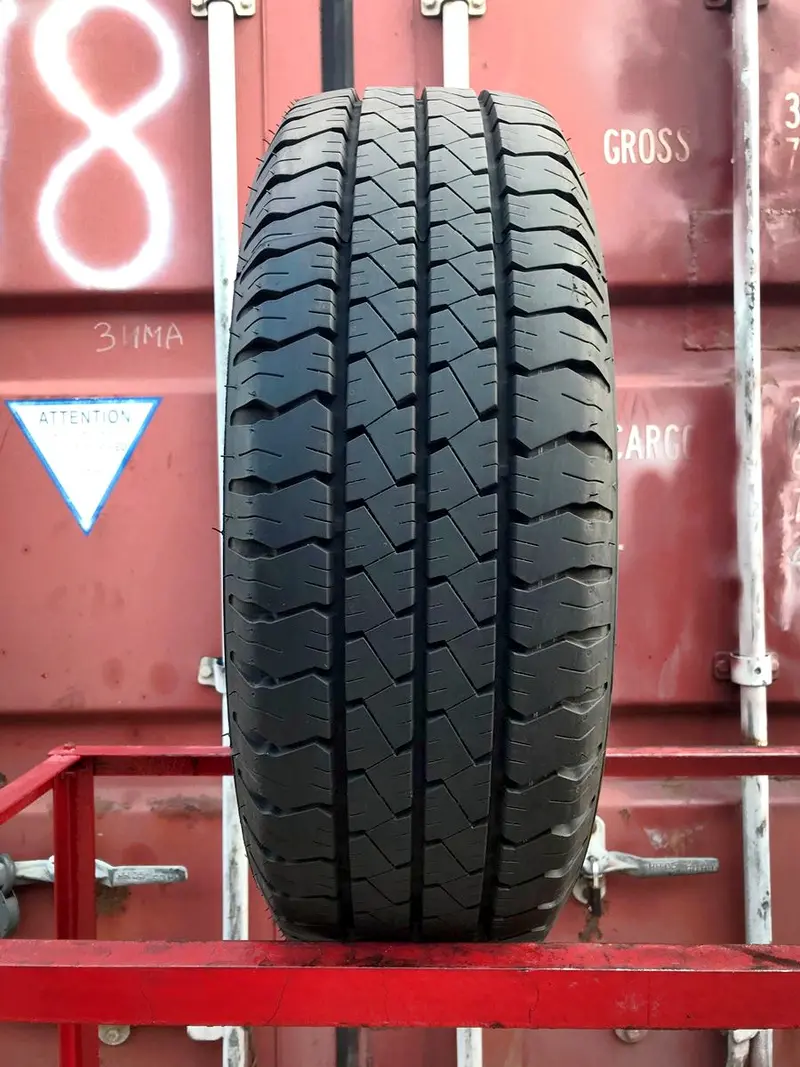 Б/у шина 215/70 R15C Goodyear Cargo G26