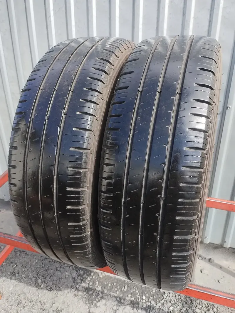Пара б/у шин 215/70 R15C Hankook Vantra LT RA18