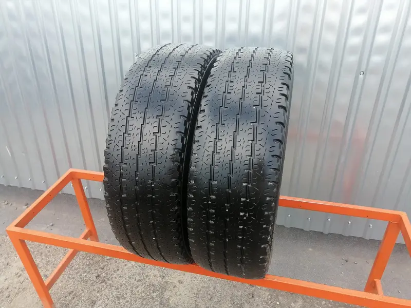 Пара б/у шин 215/70 R15C Michelin Agilis 81