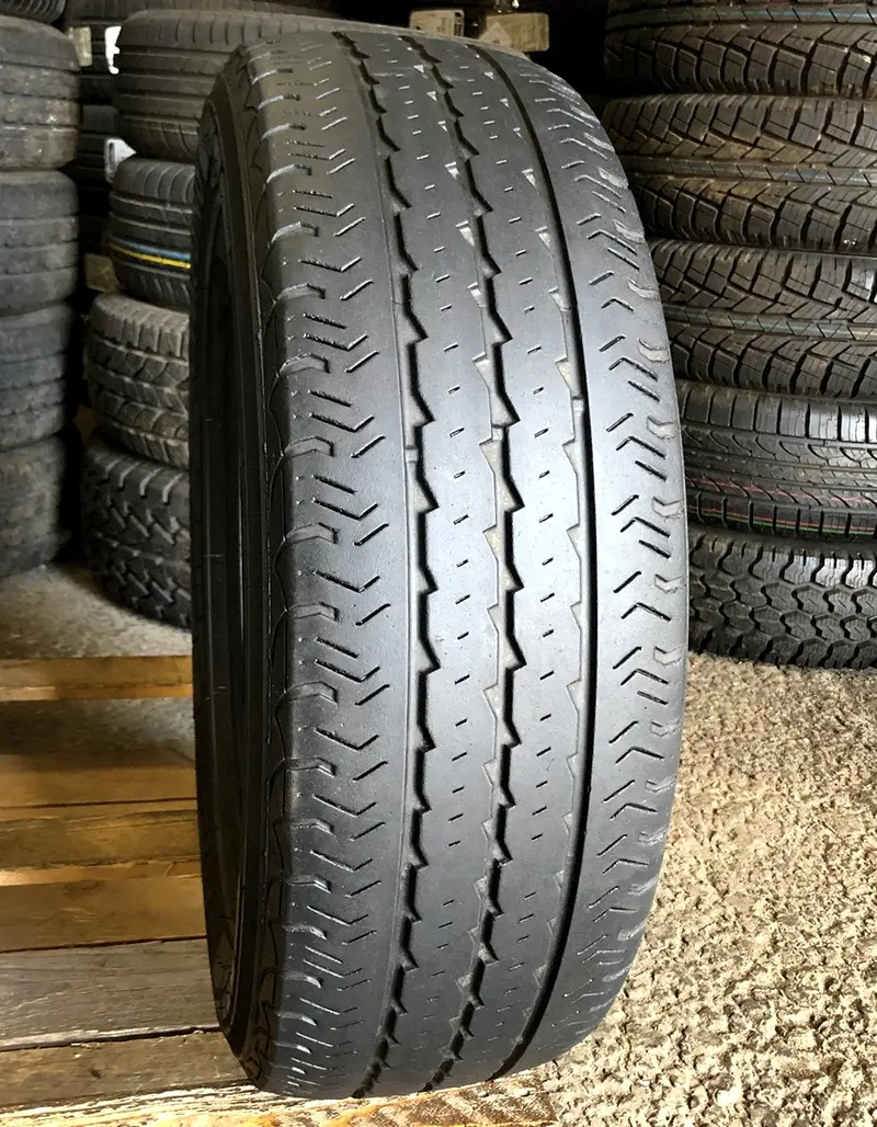 Б/у шина 215/70 R15C Pirelli Chrono