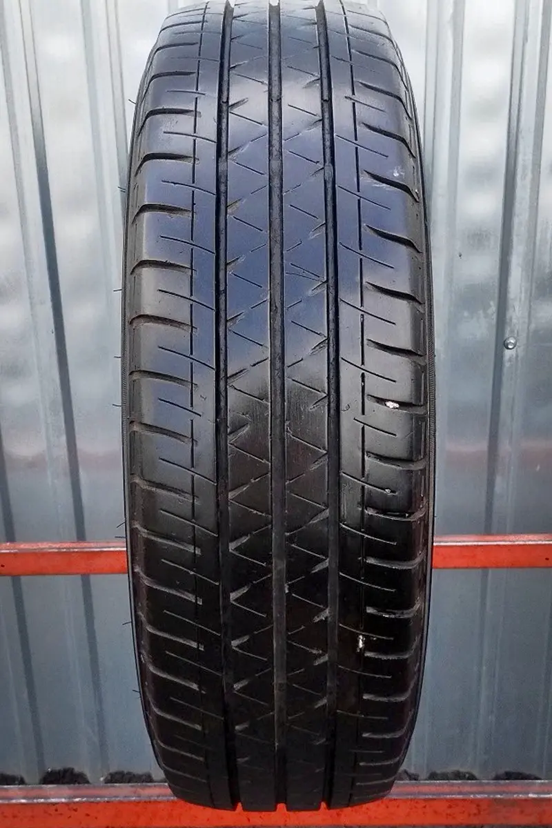 Б/у шина 215/70 R15C Yokohama BluEarth-Van RY55