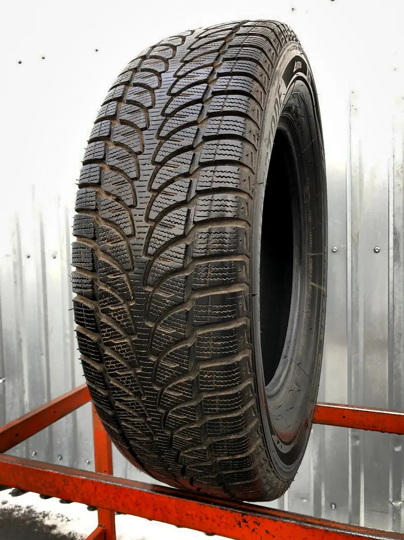 Б/у шина 215/70 R16 Bridgestone Blizzak LM-80 EVO