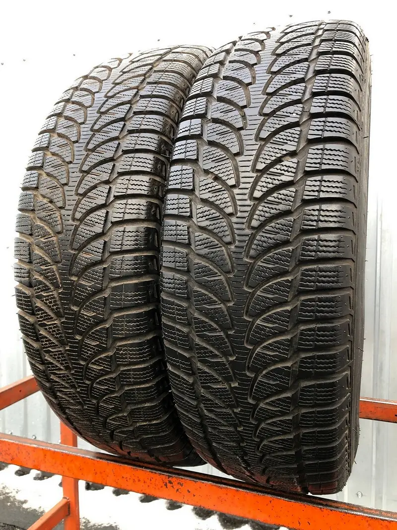 Пара б/у шин 215/70 R16 Bridgestone Blizzak LM-80 EVO