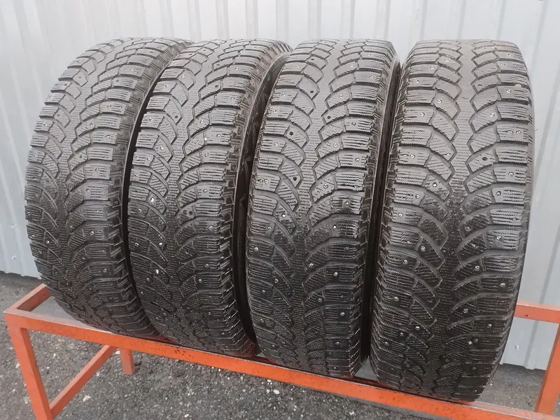 Комплект б/у шин 215/70 R16 Bridgestone Blizzak Spike-01