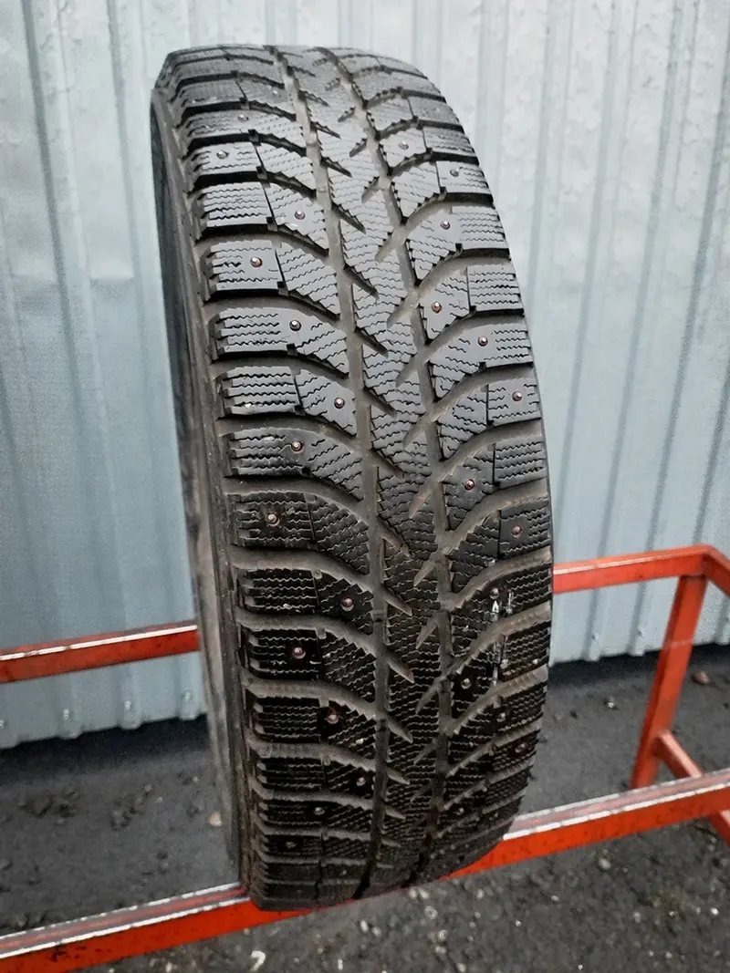 Б/у шина 215/70 R16 Bridgestone Ice Cruiser 5000