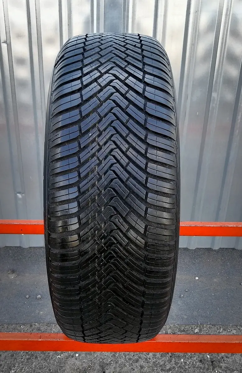 Б/у шина 215/70 R16 Continental AllSeasonContact