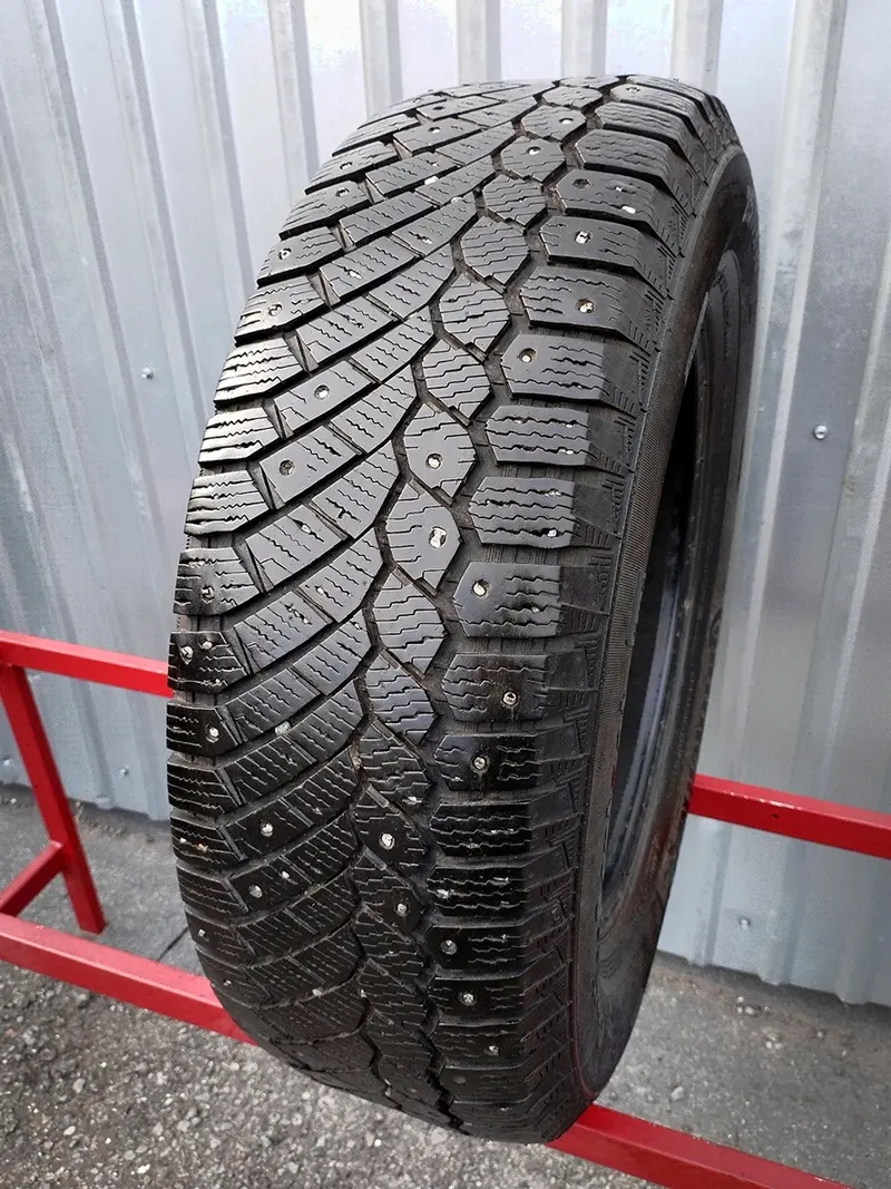 Б/у шина 215/70 R16 Continental ContiIceContact 4x4