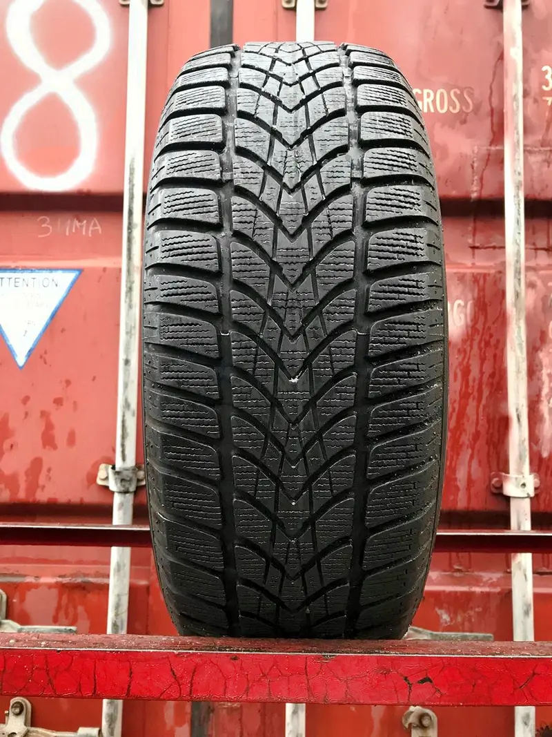 Б/у шина 215/70 R16 Dunlop SP Winter Sport 4D