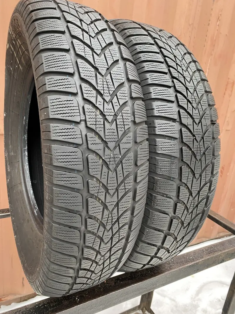 Пара б/у шин 215/70 R16 Dunlop SP Winter Sport 4D