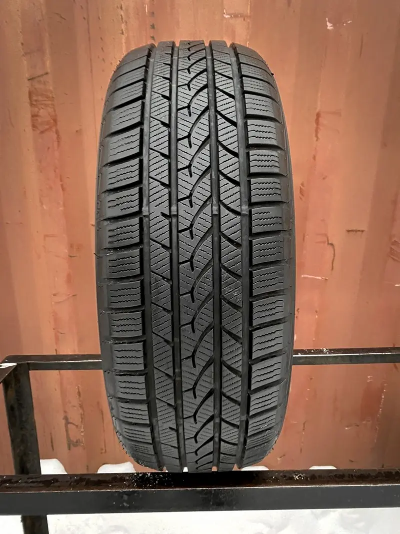 Б/у шина 215/70 R16 Falken Eurowinter HS-439