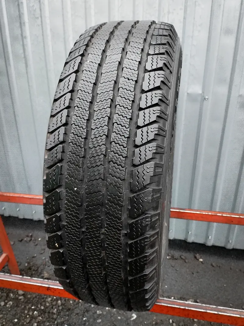 Б/у шина 215/70 R16 Goodyear Wrangler Ultra Grip