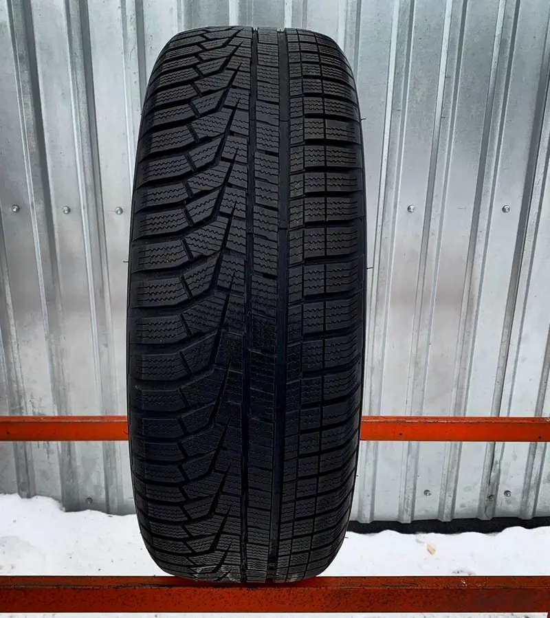 Б/у шина 215/70 R16 Hankook Winter I Cept Evo2 W320 SUV