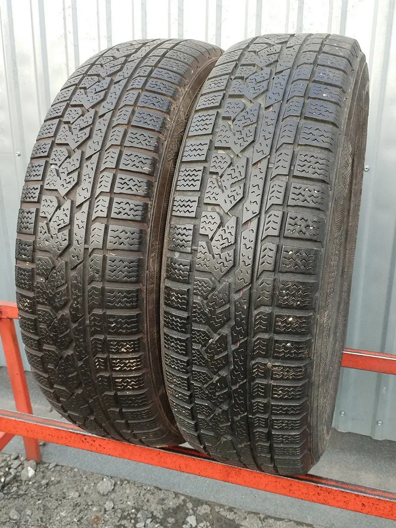Пара б/у шин 215/70 R16 Kumho I ZEN RV Asymetric KC15