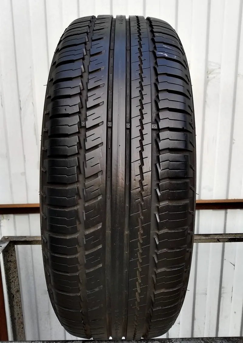 Б/у шина 215/70 R16 Nokian HT SUV, фото 1