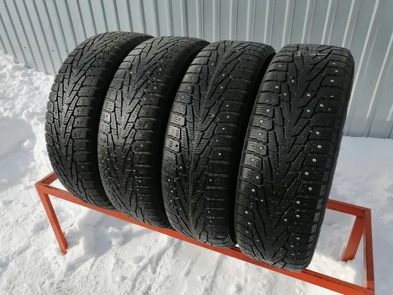 Комплект б/у шин 215/70 R16 Nokian Hakkapeliitta 7 SUV
