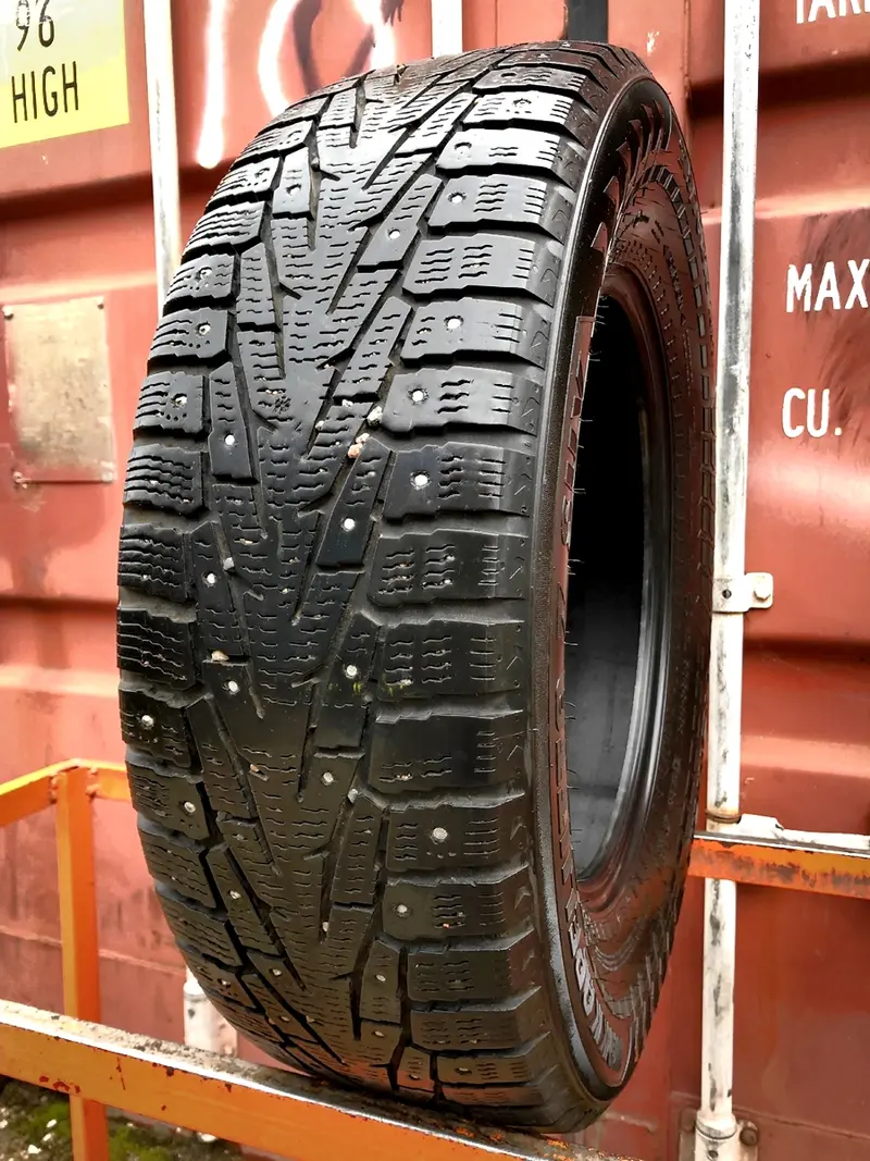 Б/у шина 215/70 R16 Nokian Hakkapeliitta 7 SUV, фото 1