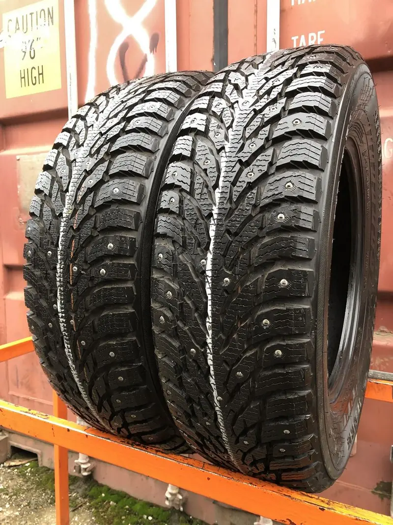 Пара б/у шин 215/70 R16 Nokian Hakkapeliitta 9, фото 1