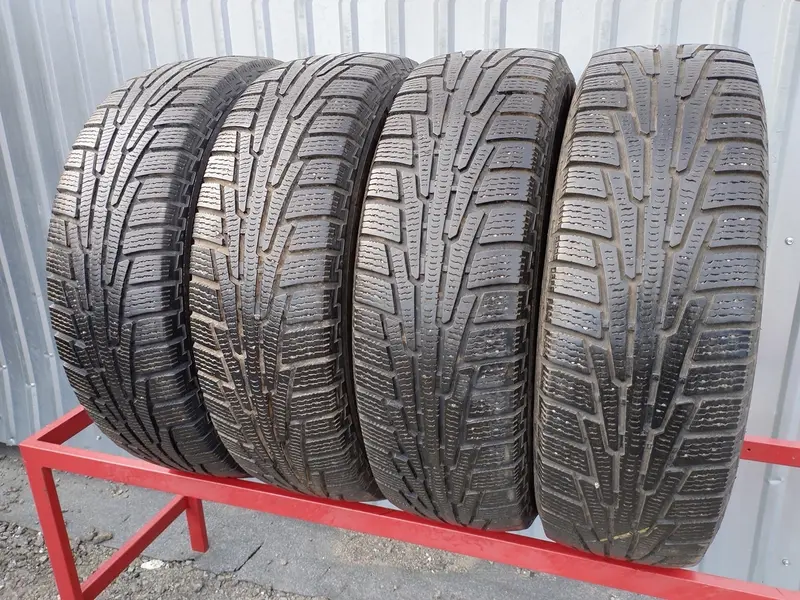 Комплект б/у шин 215/70 R16 Nokian Hakkapeliitta R SUV