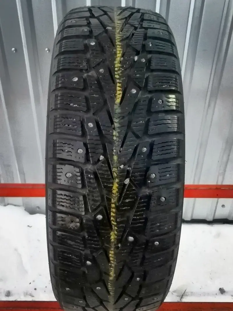 Б/у шина 215/70 R16 Nokian Nordman 7