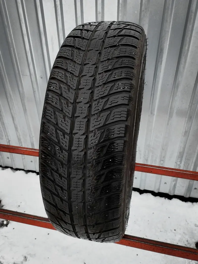 Б/у шина 215/70 R16 Nokian WR SUV 3