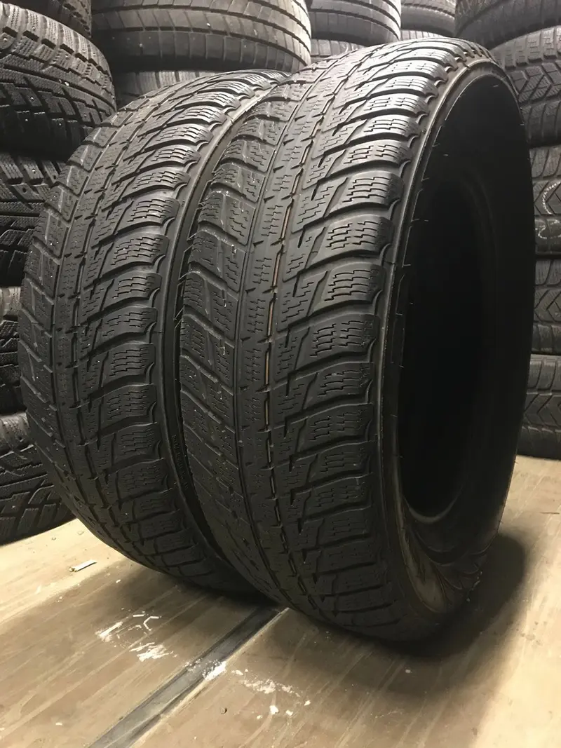 Пара б/у шин 215/70 R16 Nokian WR SUV 3